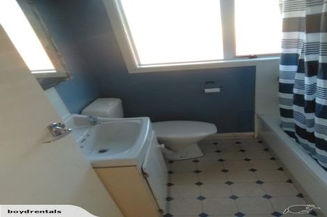 Photo of property in 23b Somes Crescent, Newlands, Wellington, 6037