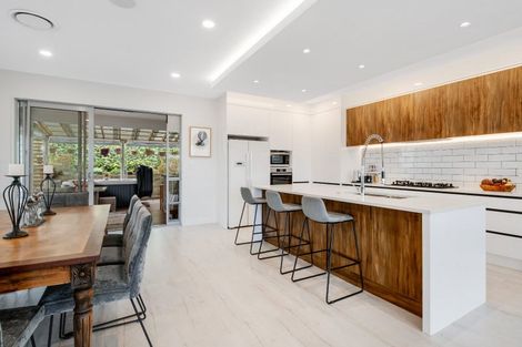 Photo of property in 140 Arran Point Parade, Orewa, 0931