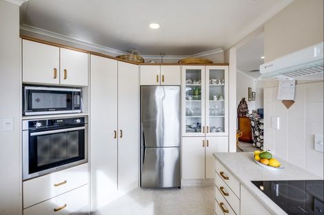 Photo of property in 10 Claridge Place, Taradale, Napier, 4112