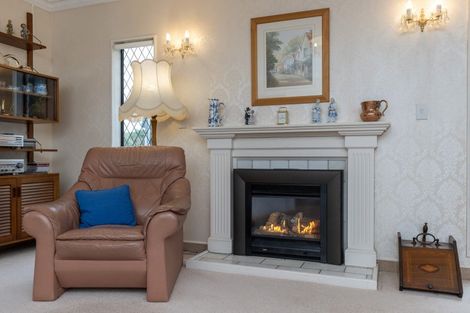 Photo of property in 2 Lavinia Grove, Waikanae Beach, Waikanae, 5036