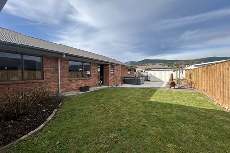 Photo of property in 30 Cambelldon Crescent, Stoke, Nelson, 7011