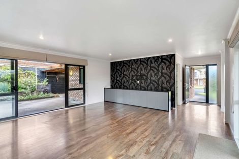 Photo of property in 21 Mandalay Place, Waiuku, 2123