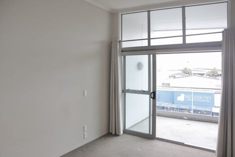Photo of property in 302/277 Maunganui Road, Mount Maunganui, 3116