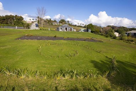 Photo of property in 16 Taipa View Road, Taipa, 0483