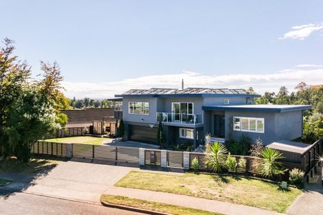 Photo of property in 37 Tauroa Road, Havelock North, 4130