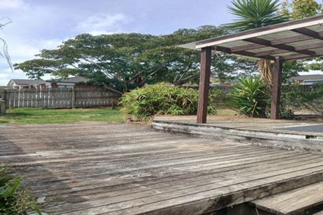 Photo of property in 15 Kopara Place, Clendon Park, Auckland, 2103