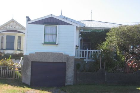 Photo of property in 14 Farm Road, Northland, Wellington, 6012