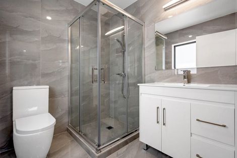 Photo of property in 18a Riverpark Crescent, Henderson, Auckland, 0610