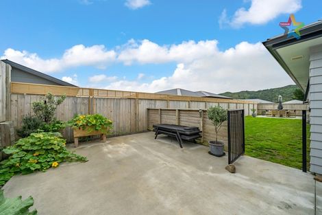 Photo of property in 6 Jack Vaughan Grove, Wainuiomata, Lower Hutt, 5014