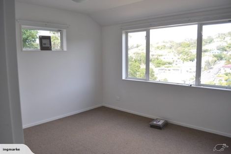 Photo of property in 8 Kopiko Way, Brooklyn, Wellington, 6021