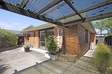 Photo of property in 1/3 Winters Road, Redwood, Christchurch, 8051