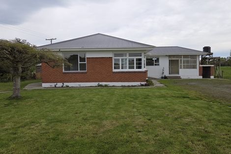 Photo of property in 35 Factory Road, Paretai, Balclutha, 9271