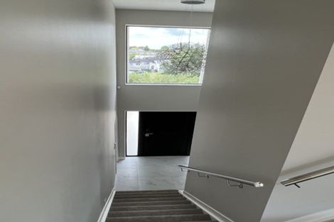 Photo of property in 8 Springhill Lane, Sunnyvale, Auckland, 0612