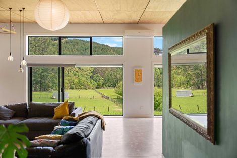 Photo of property in 50 Kents Road, Reikorangi, Waikanae, 5391