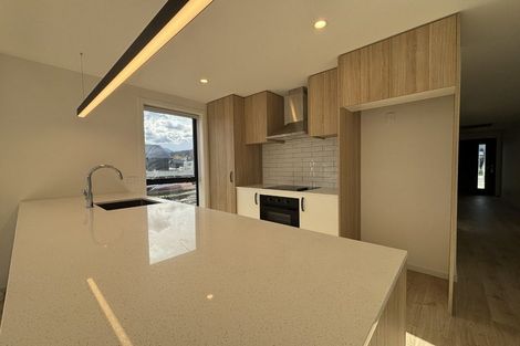 Photo of property in 37 Shelduck Road, Jacks Point, 9371