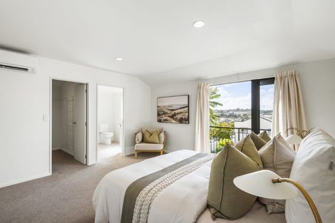 Photo of property in 1/26 Pannill Place, Oteha, Auckland, 0632