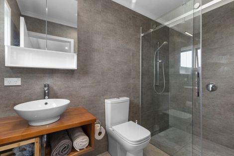 Photo of property in 69 Waipipi Wharf Road, Pollok, Waiuku, 2683