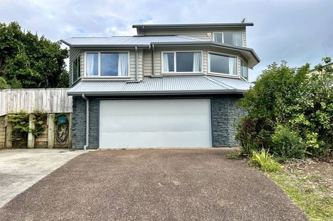 Photo of property in 25 St Simon Place, Botany Downs, Auckland, 2010