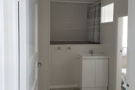 Photo of property in 24 Victory Avenue, Karori, Wellington, 6012