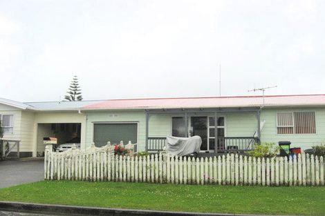 Photo of property in 2a Lockesley Place, Onerahi, Whangarei, 0110