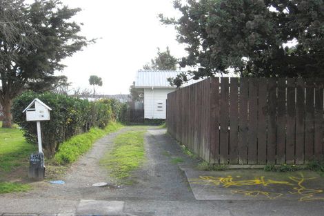 Photo of property in 2/3 Cross Street, Papakura, 2110