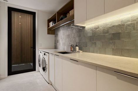 Photo of property in 14 Deans Drive, Wanaka, 9305