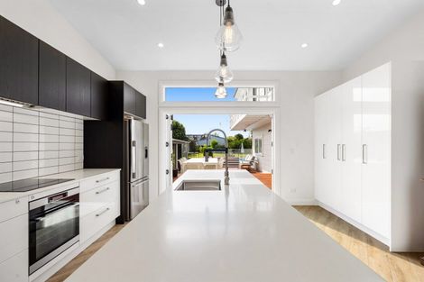 Photo of property in 59 Nelson Crescent, Napier South, Napier, 4110