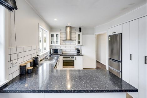 Photo of property in 37 Merton Crescent, Pirimai, Napier, 4112