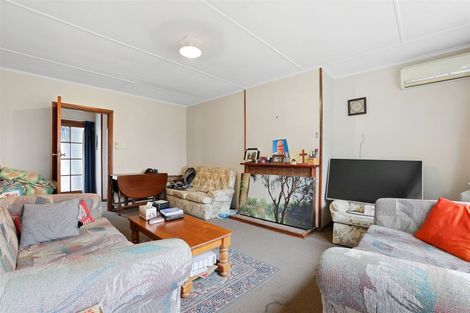 Photo of property in 13 Pitcairn Crescent, Bryndwr, Christchurch, 8053