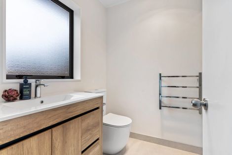 Photo of property in 710a Pakuranga Road, Howick, Auckland, 2010