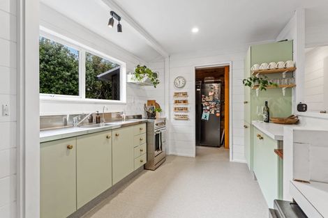 Photo of property in 21 Hinemoa Place, Snells Beach, 0920