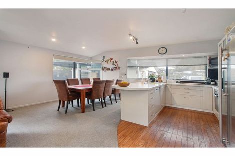 Photo of property in 23a Kervil Avenue, Te Atatu Peninsula, Auckland, 0610