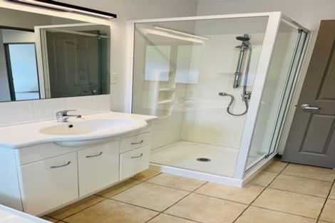 Photo of property in 25 Grabella Place, Papamoa Beach, Papamoa, 3118