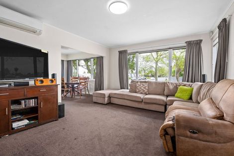 Photo of property in 11 Hilton Road, St Andrews, Hamilton, 3200