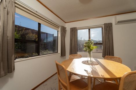 Photo of property in 8 Maywood Grove, Churton Park, Wellington, 6037
