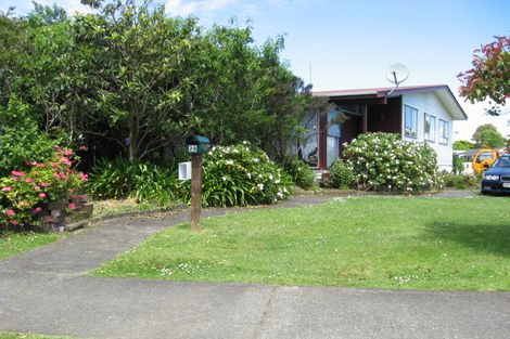 Photo of property in 28 Killington Crescent, Mangere, Auckland, 2022