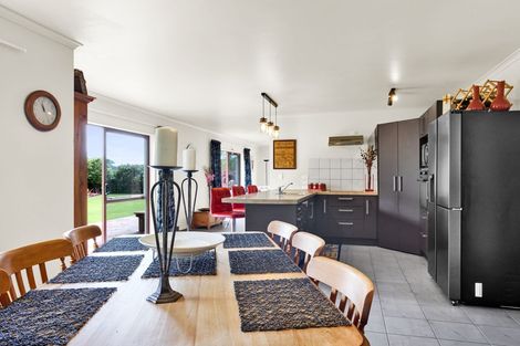 Photo of property in 320 Austin Road, Normanby, Hawera, 4673