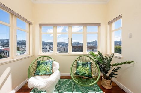 Photo of property in 2u2 Hawker Street, Mount Victoria, Wellington, 6011