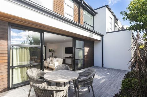 Photo of property in 32 Devonport Lane, St Albans, Christchurch, 8014