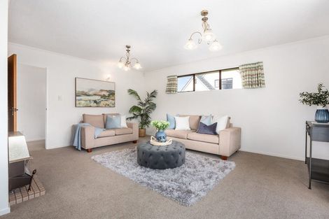 Photo of property in 2/6 Nikau Grove, Woburn, Lower Hutt, 5010