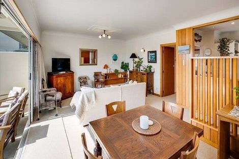 Photo of property in 10 North Terrace, Westshore, Napier, 4110