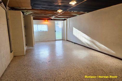 Photo of property in 42 Miltonia Avenue, Te Atatu South, Auckland, 0610