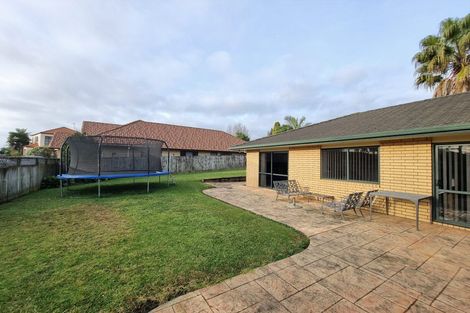 Photo of property in 91 Moyrus Crescent, East Tamaki Heights, Auckland, 2016