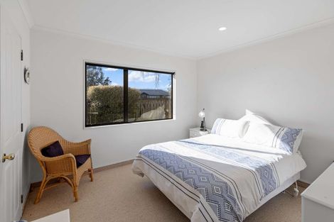 Photo of property in 11 Terry Lane, Paraparaumu Beach, Paraparaumu, 5032