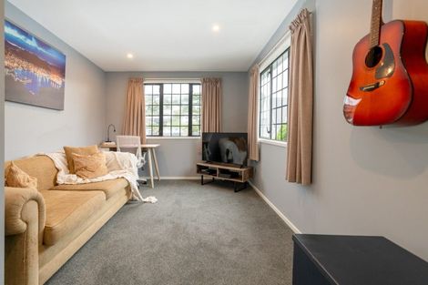 Photo of property in 154a Newlands Road, Newlands, Wellington, 6037