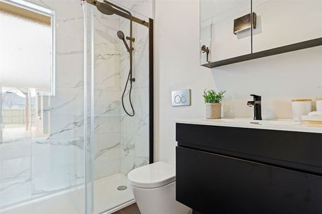 Photo of property in 2/28 Tintern Avenue, Avonhead, Christchurch, 8042