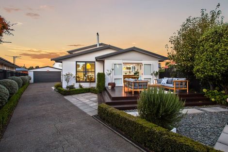 Photo of property in 21 Woodstock Place, Russley, Christchurch, 8042