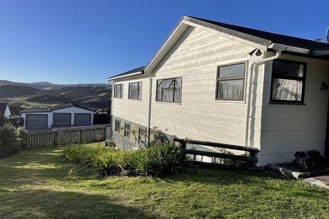 Photo of property in 142 Mark Avenue, Grenada Village, Wellington, 6037