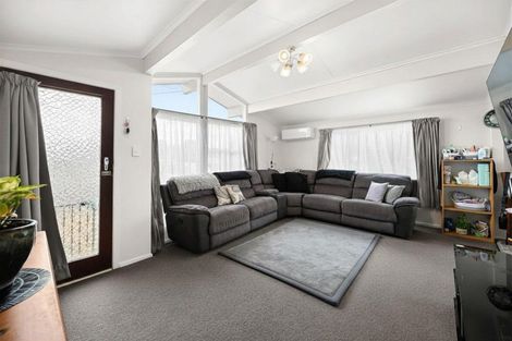 Photo of property in 28 Filmer Place, Melville, Hamilton, 3206