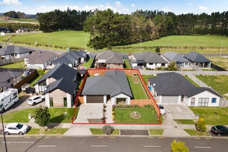 Photo of property in 24 Opouatu Avenue, Glenbrook, 2681